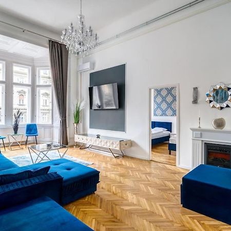 Andrassy Grandeur With Indoor Parking Apartment Budapest Bagian luar foto