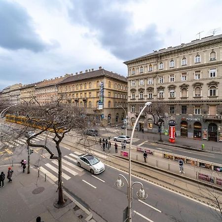 Andrassy Grandeur With Indoor Parking Apartment Budapest Bagian luar foto