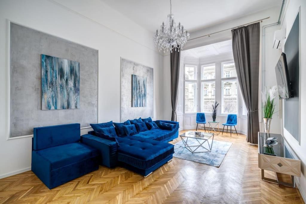 Andrassy Grandeur With Indoor Parking Apartment Budapest Bagian luar foto