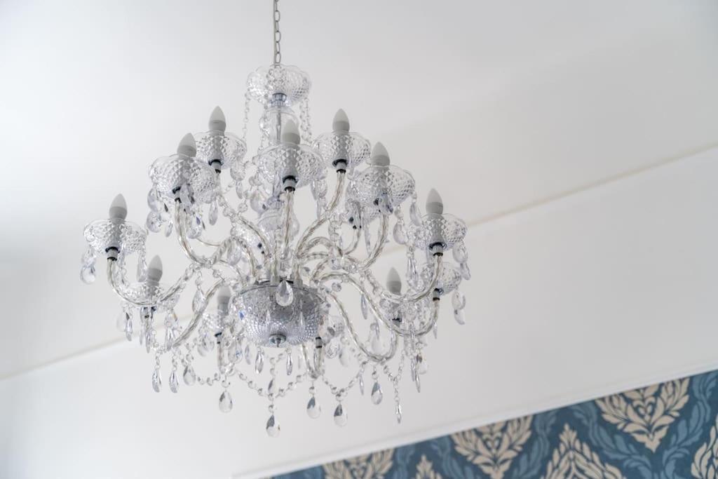 Andrassy Grandeur With Indoor Parking Apartment Budapest Bagian luar foto