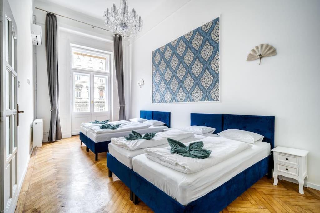 Andrassy Grandeur With Indoor Parking Apartment Budapest Bagian luar foto