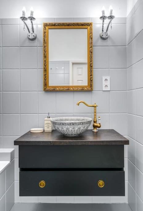 Andrassy Grandeur With Indoor Parking Apartment Budapest Bagian luar foto