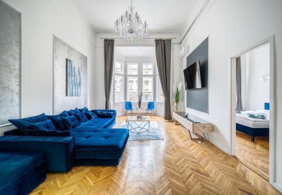 Andrassy Grandeur With Indoor Parking Apartment Budapest Bagian luar foto