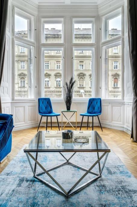 Andrassy Grandeur With Indoor Parking Apartment Budapest Bagian luar foto