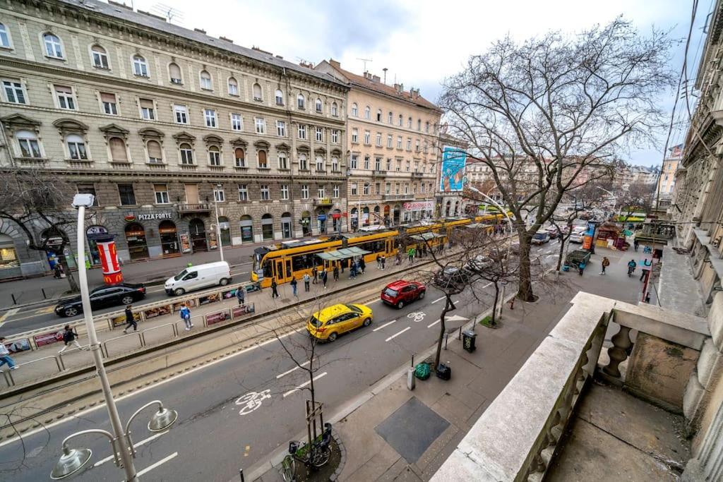 Andrassy Grandeur With Indoor Parking Apartment Budapest Bagian luar foto